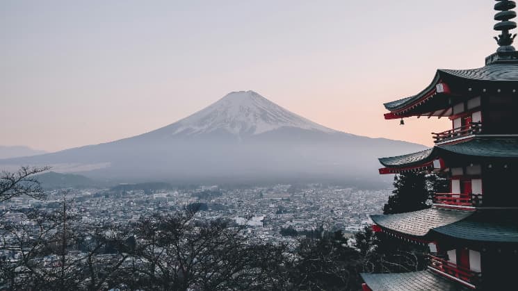https://cms-travsim-prod.s3.eu-central-1.amazonaws.com/template-Japan-1788243253606.jpg