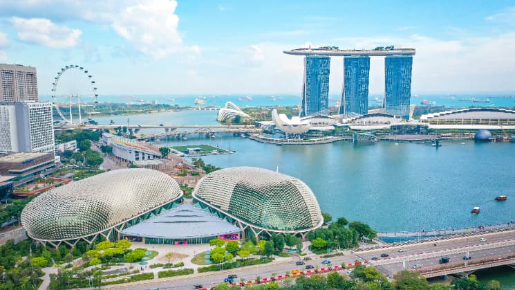 https://cms-travsim-prod.s3.eu-central-1.amazonaws.com/template-Singapore-1788243196695.jpg